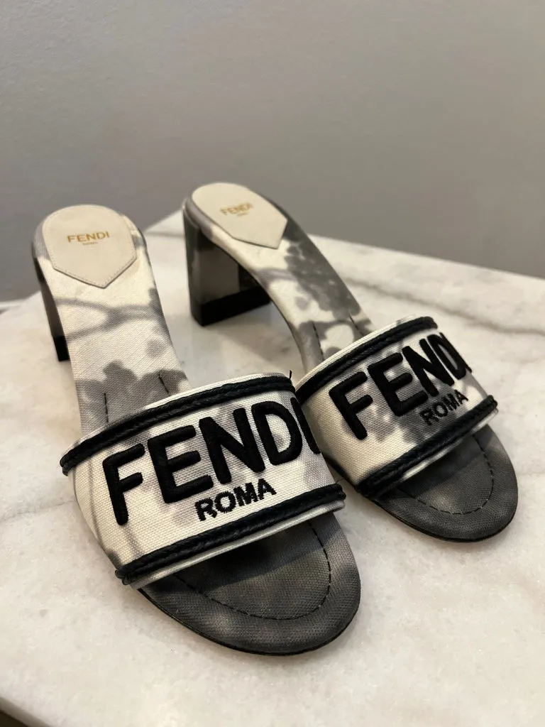 Fendi cloth Heels size 40