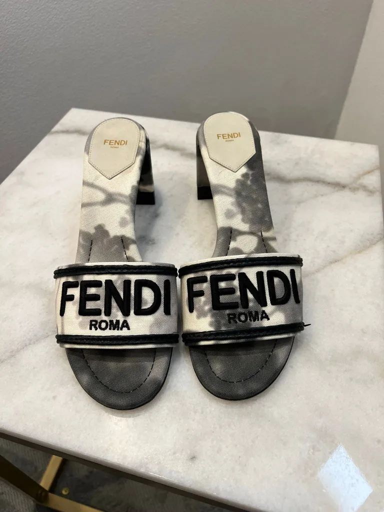 Fendi cloth Heels size 40