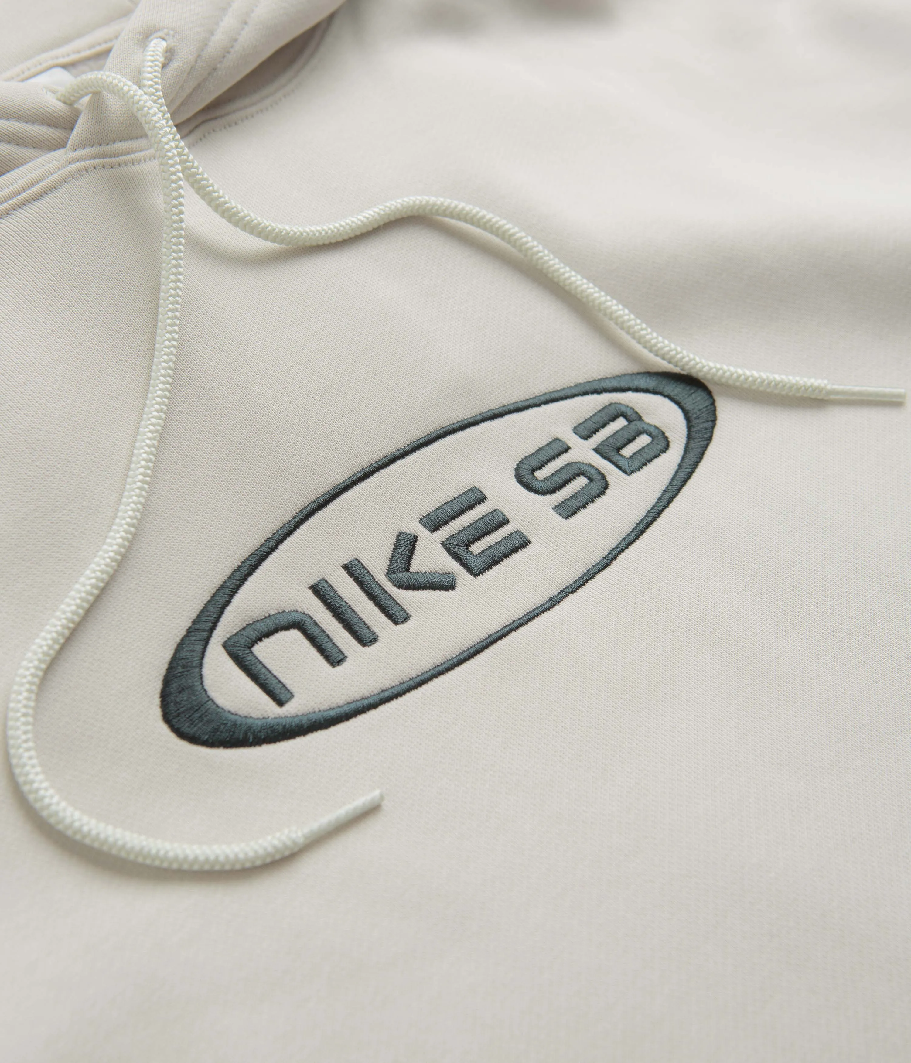 Nike SB Embroidered Graphic Hoodie - Light Bone / Deep Jungle