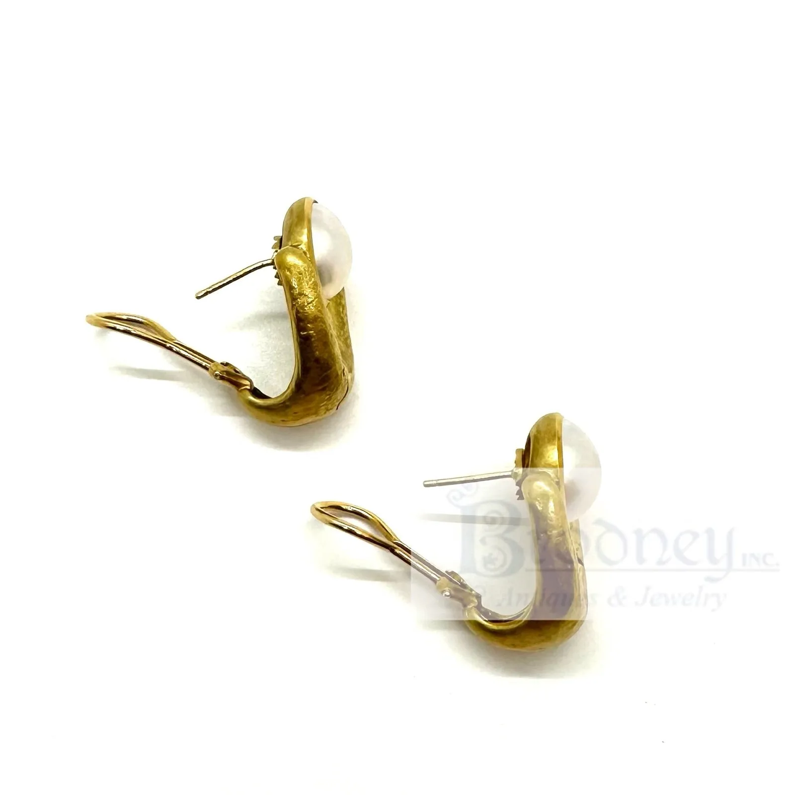 SeidenGang 18 Kt Gold Platinum Mabe Pearl and Diamond Earrings