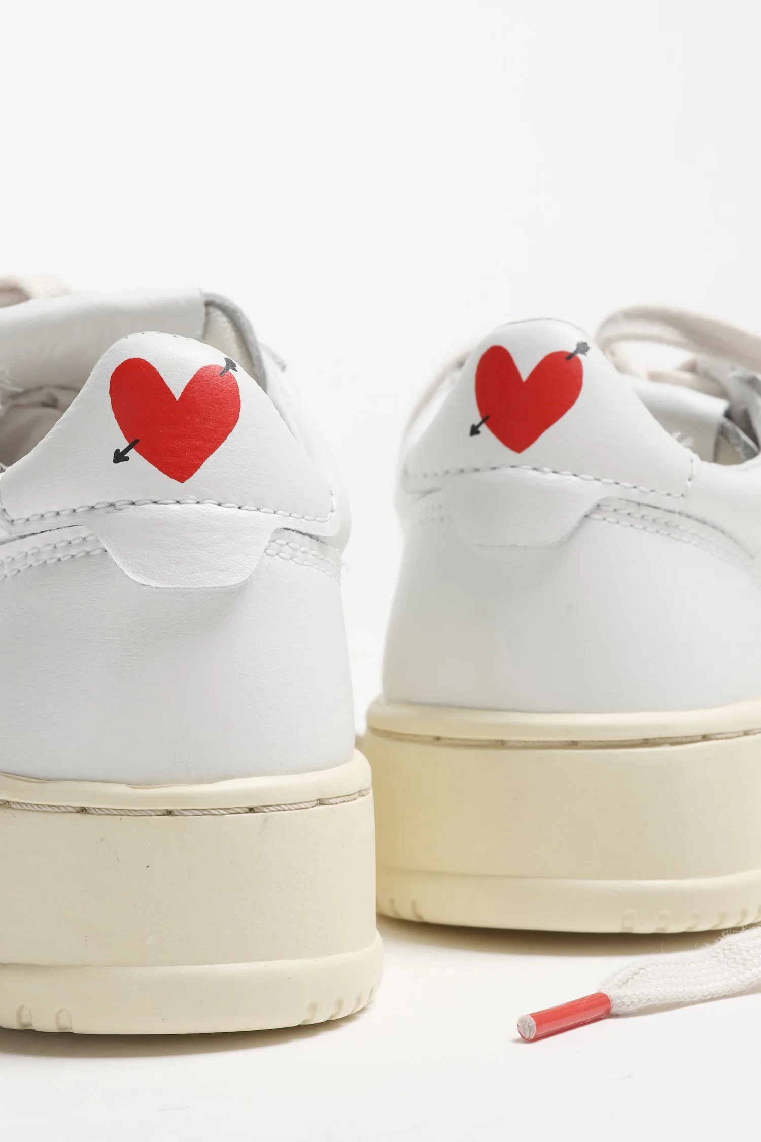 Sneaker 01 Low 'Heart' in Weiß